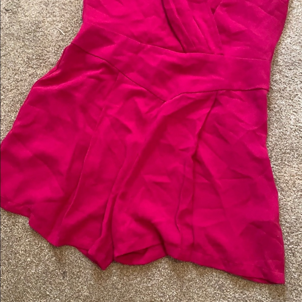 Deep V tie back romper - Picture 4 of 8